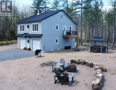 Long Lake - Barry's Bay. New,Located on stunning Long Lake in the heart of the sought-after Kazuby/H...