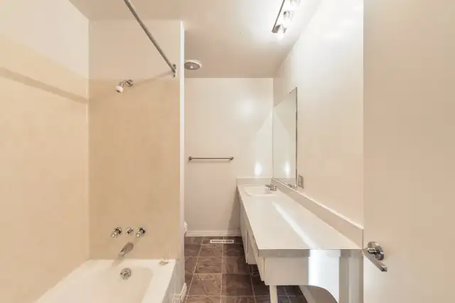 Lord Byron Townhouses - 3 Bedroom Townhouse House for Rent in Long Term Rentals in Edmonton - Image 9