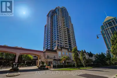 Welcome to this bright and spacious 2 bedroom condo unit in the heart of Bayview Village! This beaut...