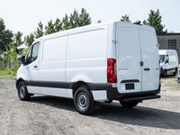 . Engine: 6 Cylinder Engine (image 3)