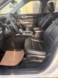 **CARS TRUCKS SUV 4X4 VAN AWD EDMONTON FINANCING AVAILABLE EASY FINANCING ** 2020 FORD EXPLORER XLT... (image 9)