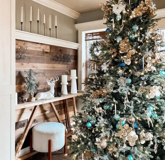 Holiday Decorating made easy!64519983184130120