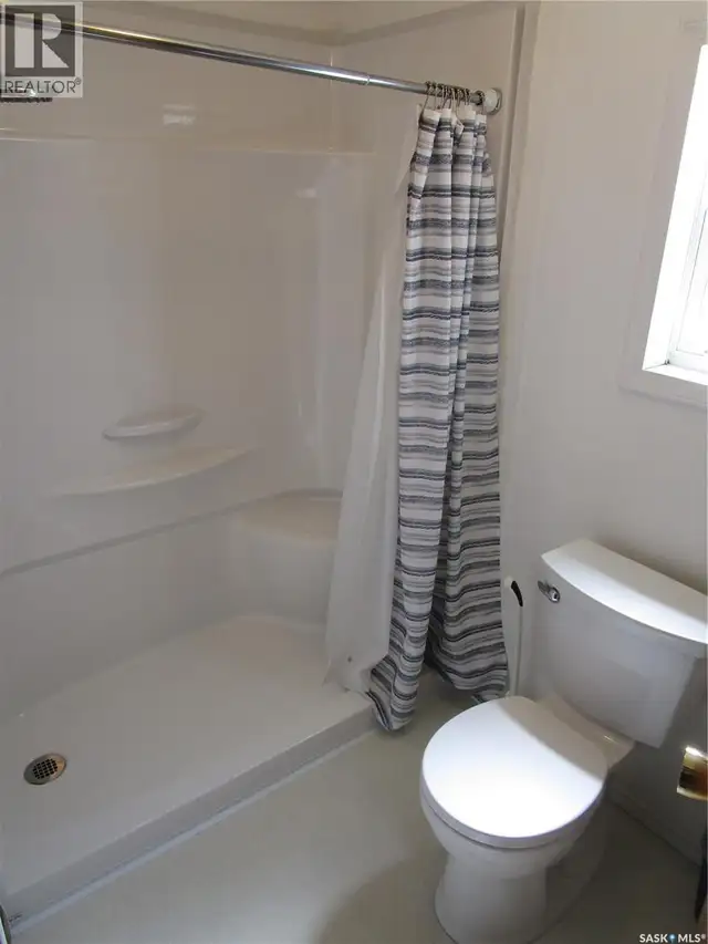 28 Crystal DRIVE Edenwold Rm No.158, Saskatchewan in Houses for Sale in Regina - Image 12
