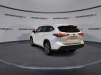 Meet the hybrid SUV that fits real Canadian life. This 2022 Toyota Highlander Hybrid XLE AWD, sold b... (image 5)