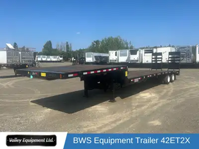 DETAILS Stock #: 000265 53FT Tri-axle Paver / Recovery Bi fold ramps (air actuated) 11 FT 10'6" goos...