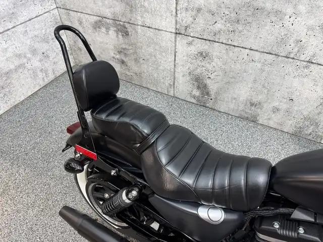 2019 Harley-Davidson XL883N IRON 883 in Sport Touring in Saguenay - Image 6