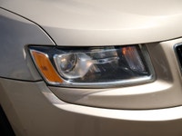 ... Safety Equipment Side Impact Beams Dual Stage Driver And Passenger Seat-Mounted Side Airbags Dua... (image 6)