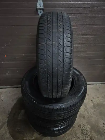 Good set of Michelin Latitude Tour HP all season tires. 225/65/17 6/32nd tread remaining