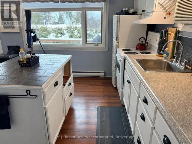 9 RAVINE PARK ROAD N Central Huron (Goderich), Ontario in Houses for Sale in Grand Bend - Image 16