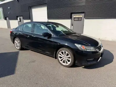 All vehicles come with a full vehicle History Report, ask to see it! 2015 Honda Accord touring featu...