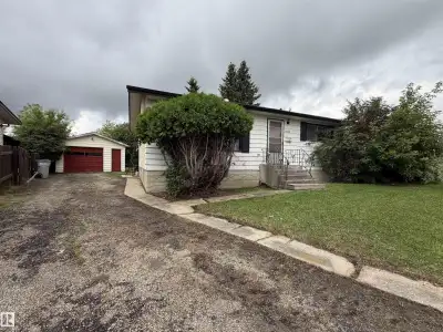 Great potential in this 945 sq. ft. bungalow on 108 Avenue in Westlock, set on a spacious pie-shaped...