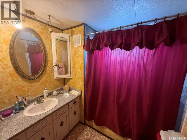 21 Navou PARK Weyburn, Saskatchewan in Houses for Sale in Regina - Image 8