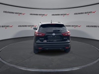 This Nissan Qashqai has a dependable Gas 4cyl 2.0 L engine powering this Variable transmission. Sunr... (image 6)