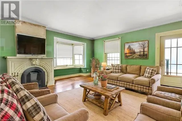 36 ELGIN E/S Street W Conestogo, Ontario62864388461441121
