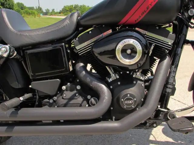 2014 Harley-Davidson FXR Dyna Touring FXDF Fat Bob in Sport Touring in Leamington - Image 12