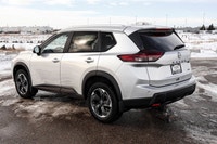 Turbocharged,Pass-Through Rear Seat,Driver Illuminated Vanity Mirror,Requires Subscription,Smart Dev... (image 1)