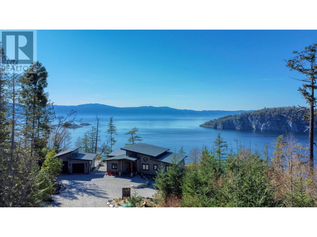 13595 SAKINAW DRIVE Garden Bay, British Columbia in Houses for Sale in Sunshine Coast - Image 3