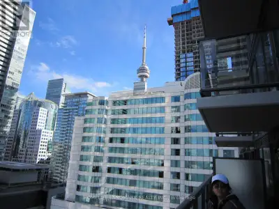 1611 - 87 PETER STREET Toronto (Waterfront Communities), Ontario