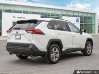 * Heated front seats * Dual-zone automatic climate control * Smartphone integration with Apple CarPl... (image 4)