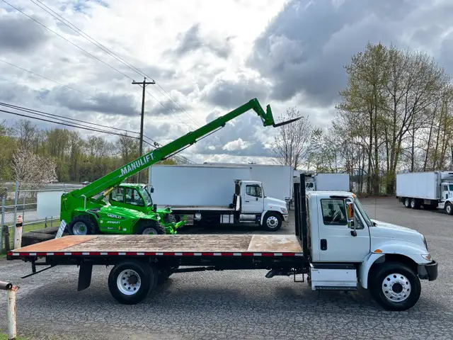 2017 International 24' Flatdeck in Heavy Trucks in Abbotsford - Image 4