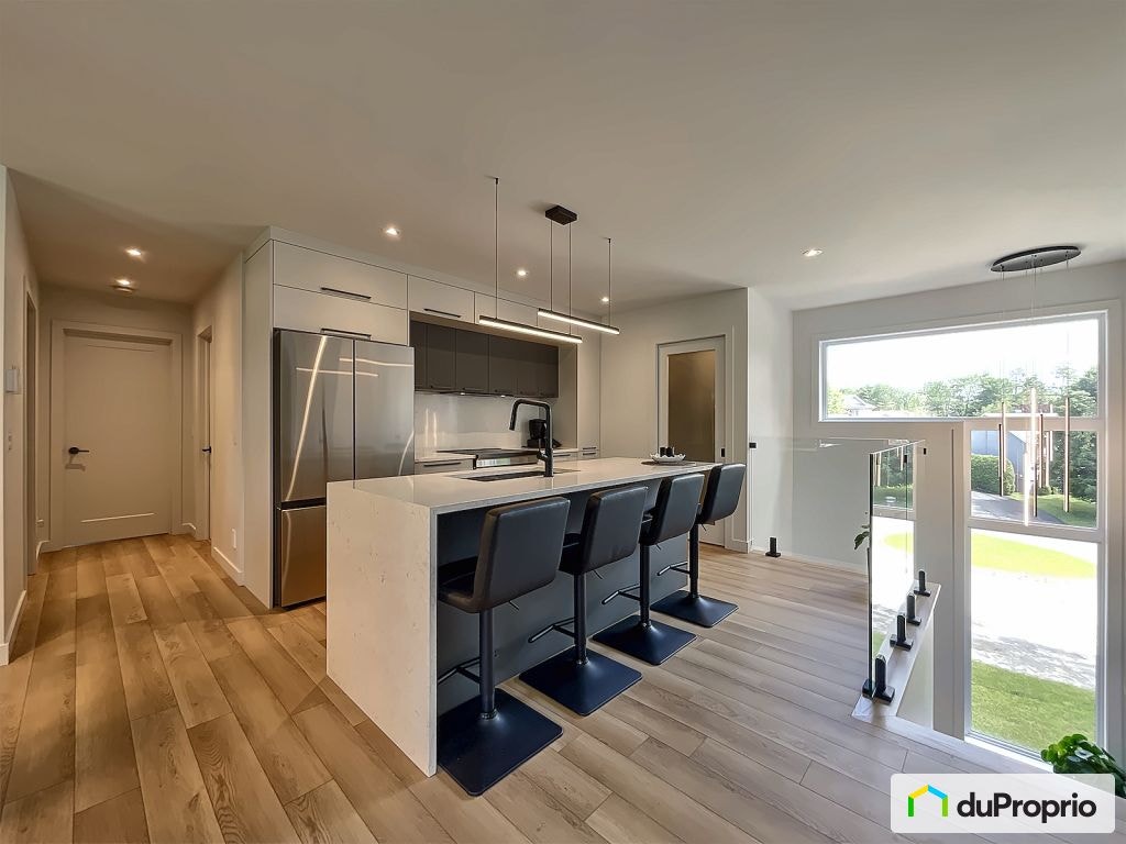 $694,900 - Bungalow for sale in Sherbrooke (Fleurimont) — photo 2