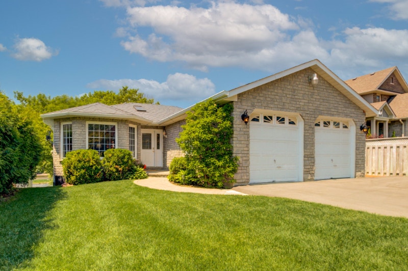 Waterfront Bungalow in Belleville Houses for Sale Belleville Kijiji