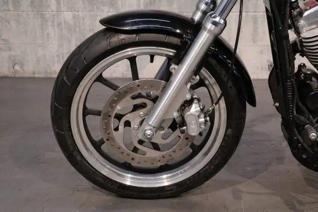 2014 Harley-Davidson SPORTSTER SUPERLOW XL883L in Sport Bikes in Ottawa - Image 9