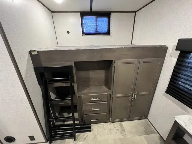 2020 DUTCHMEN COLEMAN LANTERN 337BH (FINANCING AVAILABLE) in Travel Trailers & Campers in Strathcona County - Image 8