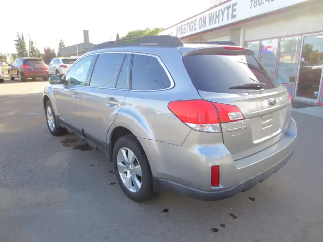 2011 Subaru Outback 3.6R Premium AWD w/Htd Seats/P.Sunroof/Bluet63871127460225124