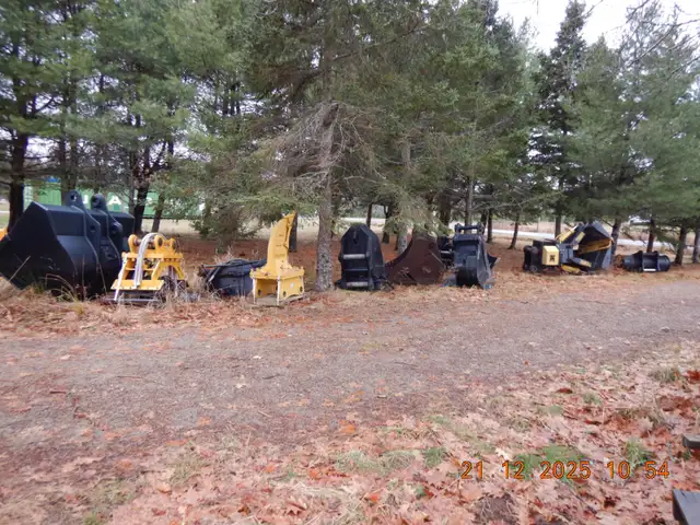 ESCO EXTREME DUTY 350-500 RIPPING-TRENCHING SHORING  24" &  48" in Heavy Equipment in City of Toronto - Image 36
