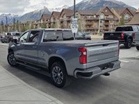 AMVIC Licensed Dealer The 2026 Chevrolet Silverado 1500 RST Crew Cab 4WD in Sterling Grey Metallic d... (image 5)