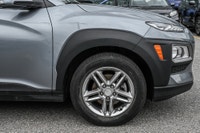 Nouvel Arrivage! La Hyundai Kona Essential 2020 est un VUS sous-compact pratique et moderne qui conv... (image 4)