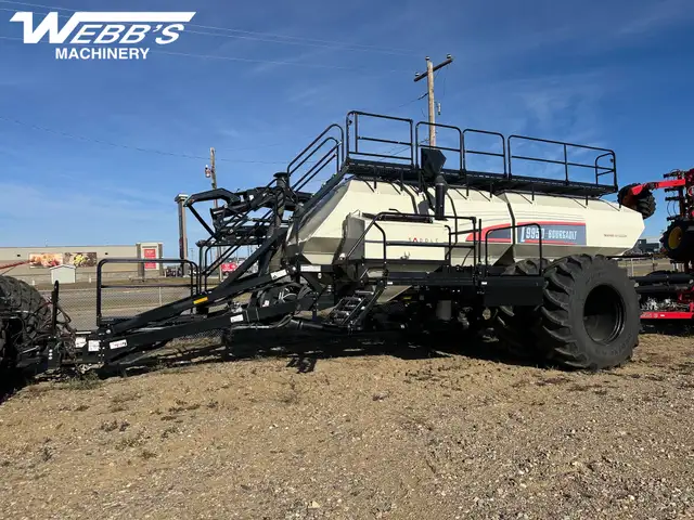 2022 Bourgault 3330-66HF/L9950  Air Seeder & Tank in Farming Equipment in Fort St. John - Image 11