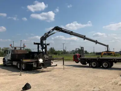 Package deal 2018 Freightliner Cascadia in excellent condition. all Detroit Automatic DT12 + DD15. 2...