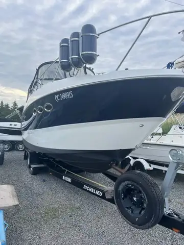 Additional Key Features of the Maxum 2900 SE:Twin MerCruiser Engines equipped with twin 4.3L L engin...