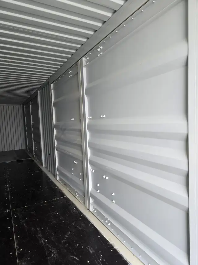 Extra Wide doors 13ft x 2 / New 40' Shipping Container for Sale in Storage Containers in Winnipeg - Image 3