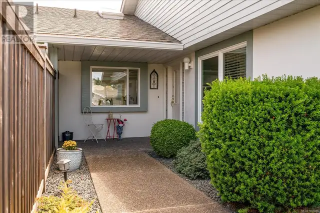7 639 Arbutus St Qualicum Beach, British Columbia in Condos for Sale in Parksville / Qualicum Beach - Image 30