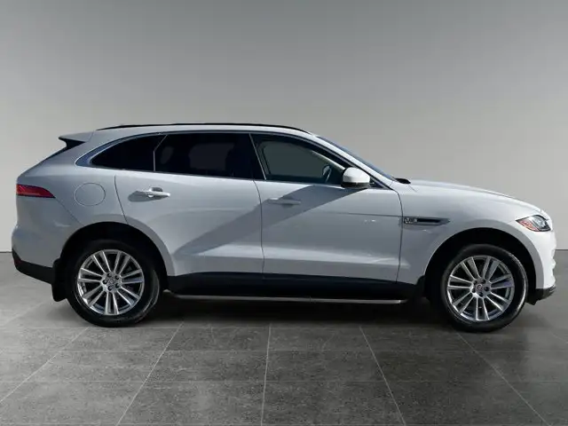 2017 Jaguar F-PACE 35t Prestige / AWD in Cars & Trucks in Calgary - Image 9