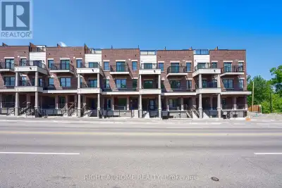 Brand New Stacked townhouse in heart of Aurora for lease, Very convenience location, Close to all am...