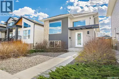 Say hello to 538 Fast Way, a fully developed bi-level home in sought-after Aspen Ridge offering comf...