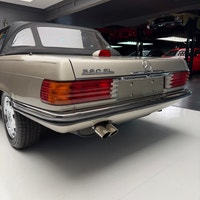There is no mistaking the timeless silhouette and the classic lines of this 5.6 litre, V8 powered Me... (image 7)