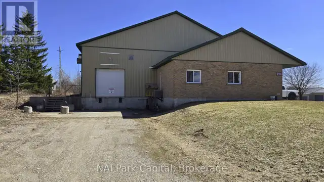 594 GLENGARRY CRESCENT Centre Wellington (Fergus), Ontario in Commercial & Office Space for Rent in Oakville / Halton Region - Image 3