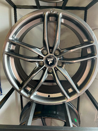 Stunning 18" Gloss Grey Alloy Wheels