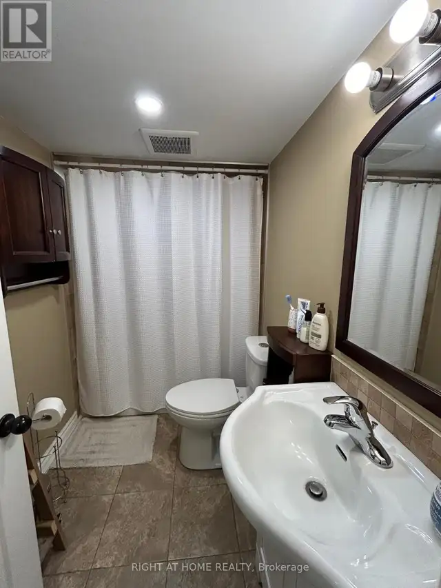 36 AURORA HEIGHTS DRIVE Aurora (Aurora Heights), Ontario in Long Term Rentals in Markham / York Region - Image 11