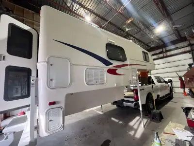 Northern Lite Sportsmen 4 Season truck Camper! Equipped with Solar. The lightest true 4-season truck...