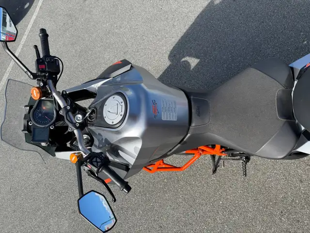 2017 KTM 1290 SUPERDUKE GT in Street, Cruisers & Choppers in Vancouver - Image 3