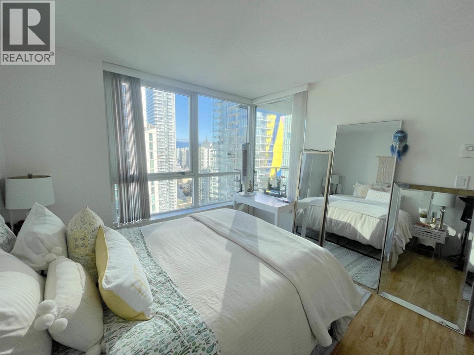3207 1495 RICHARDS STREET Vancouver, British Columbia 3