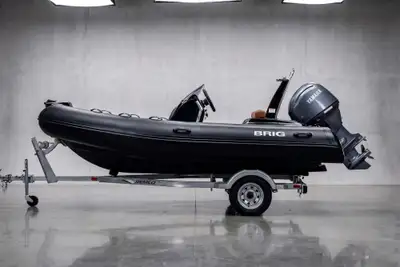UA-QRK64169H526 Le Eagle 4 est un RIB performant et compact, doté de spécifications haut de gamme, p...