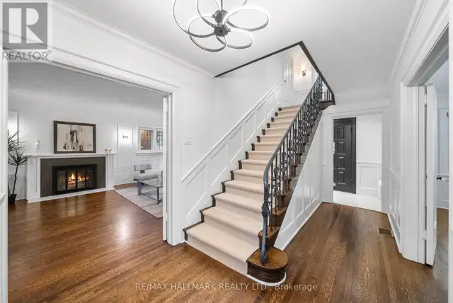 16 ELDERWOOD DRIVE Toronto (Forest Hill South), Ontario62864756397571124