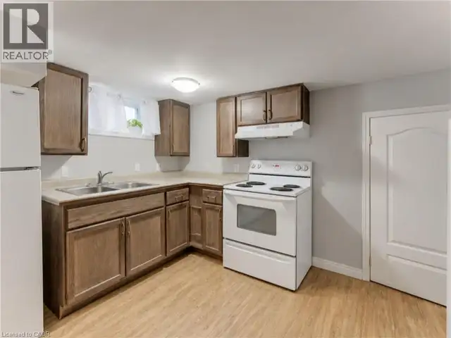 174 GLEN Road Kitchener, Ontario in Houses for Sale in Kitchener / Waterloo - Image 20